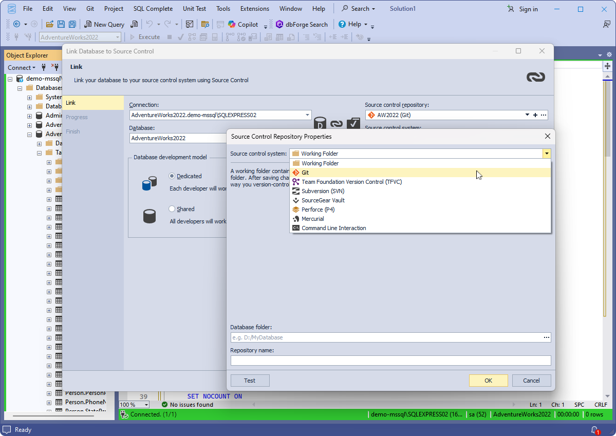 dbForge Source Control for SQL Server - Screenshot #1